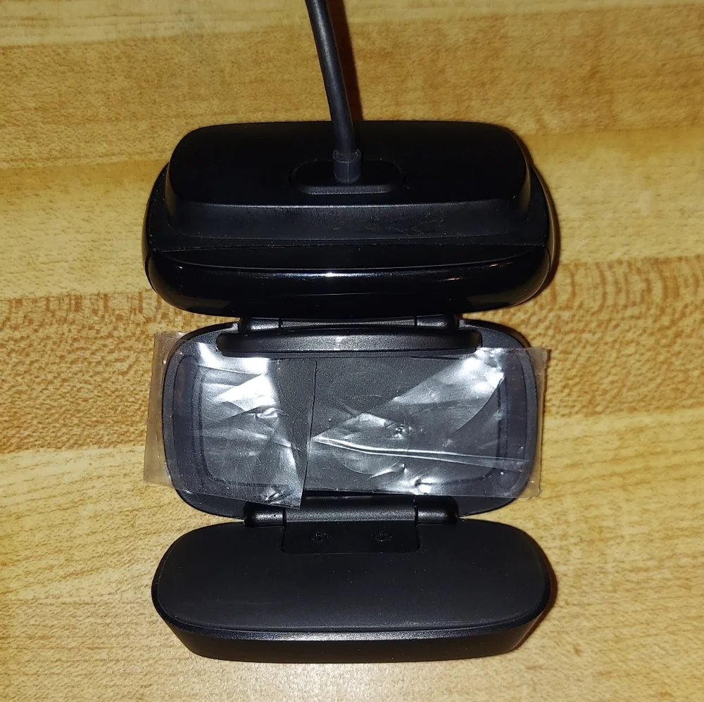LOGITECH C615 HD 1080P PORTABLE WEB CAM SWIVELS 360° MICROPHONE FOLD & GO DESIGN